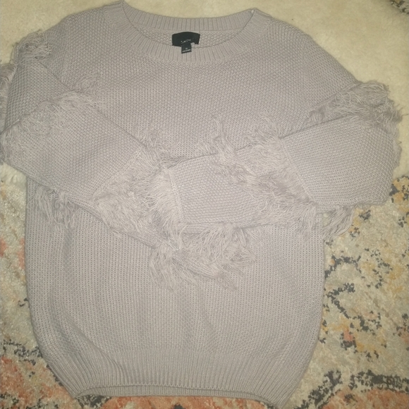 Lumiere Light Gray Crew & Scoop Neck Fringe Sweater Top Small - Picture 2 of 5